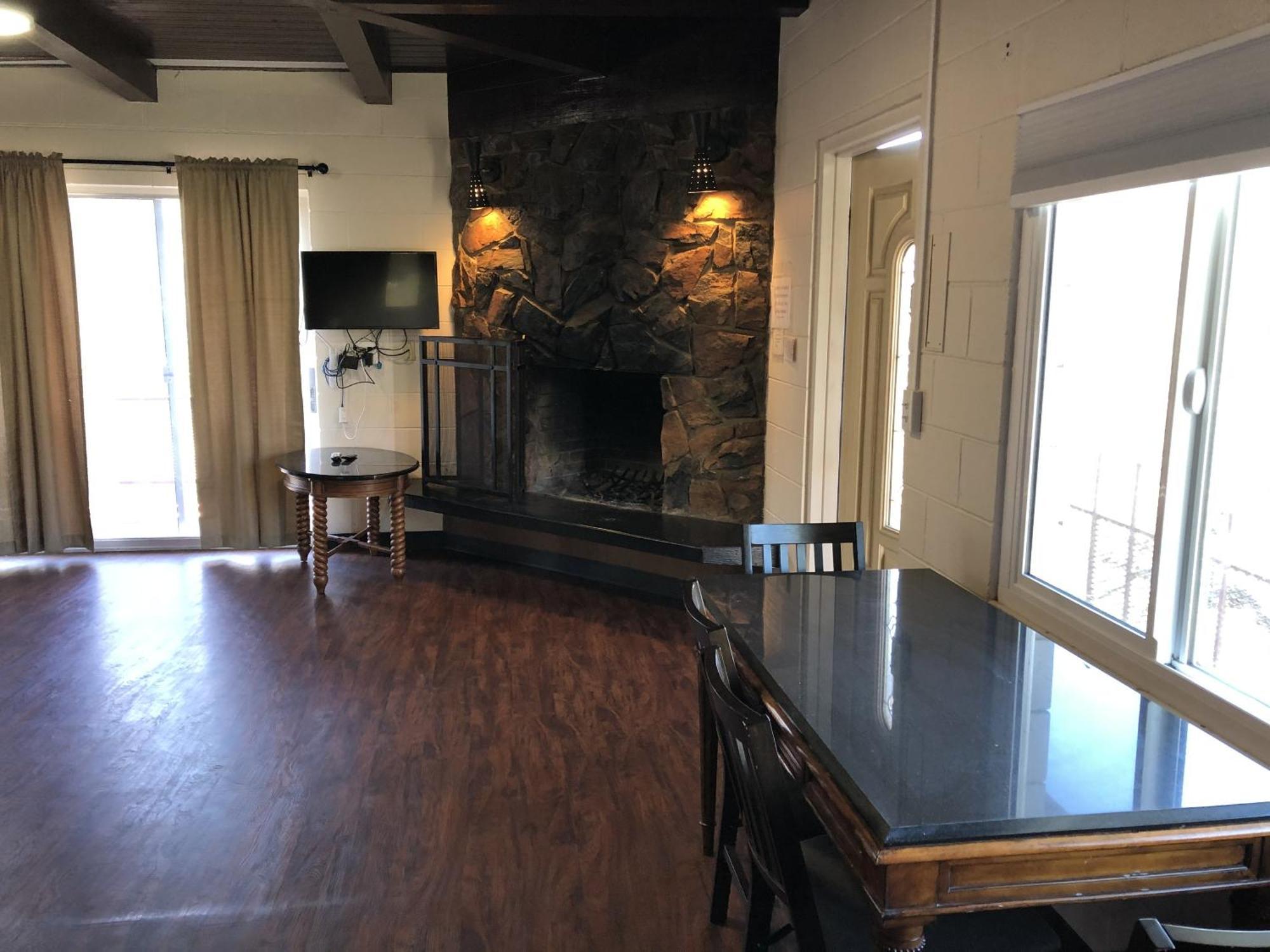 Sierra Lodge Three Rivers Rum bild